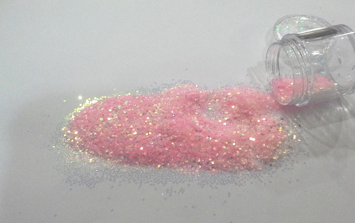 กากเพชรสีต่างๆ ไว้ผสมกับเรซิ่นเคลือบนูน