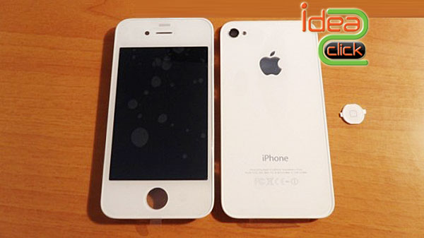  โมเดล iPhone 4 -สีขาว และดำ