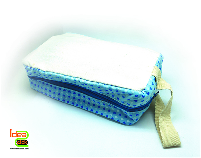 กระเป๋าผ้าแคนวาสทรงสี่เหลี่ยมขอบซิบปิด-เปิด 