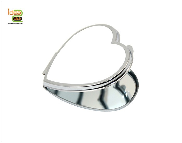 กระจกโลหะสีเงินทรงรูปหัวใจ