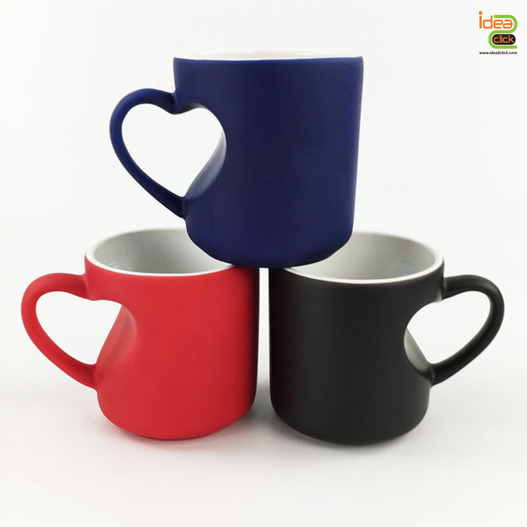 แก้วเซรามิคหูเว้าหัวใจเนื้อด้านเปลี่ยนสีเมื่อใส่น้ำร้อน