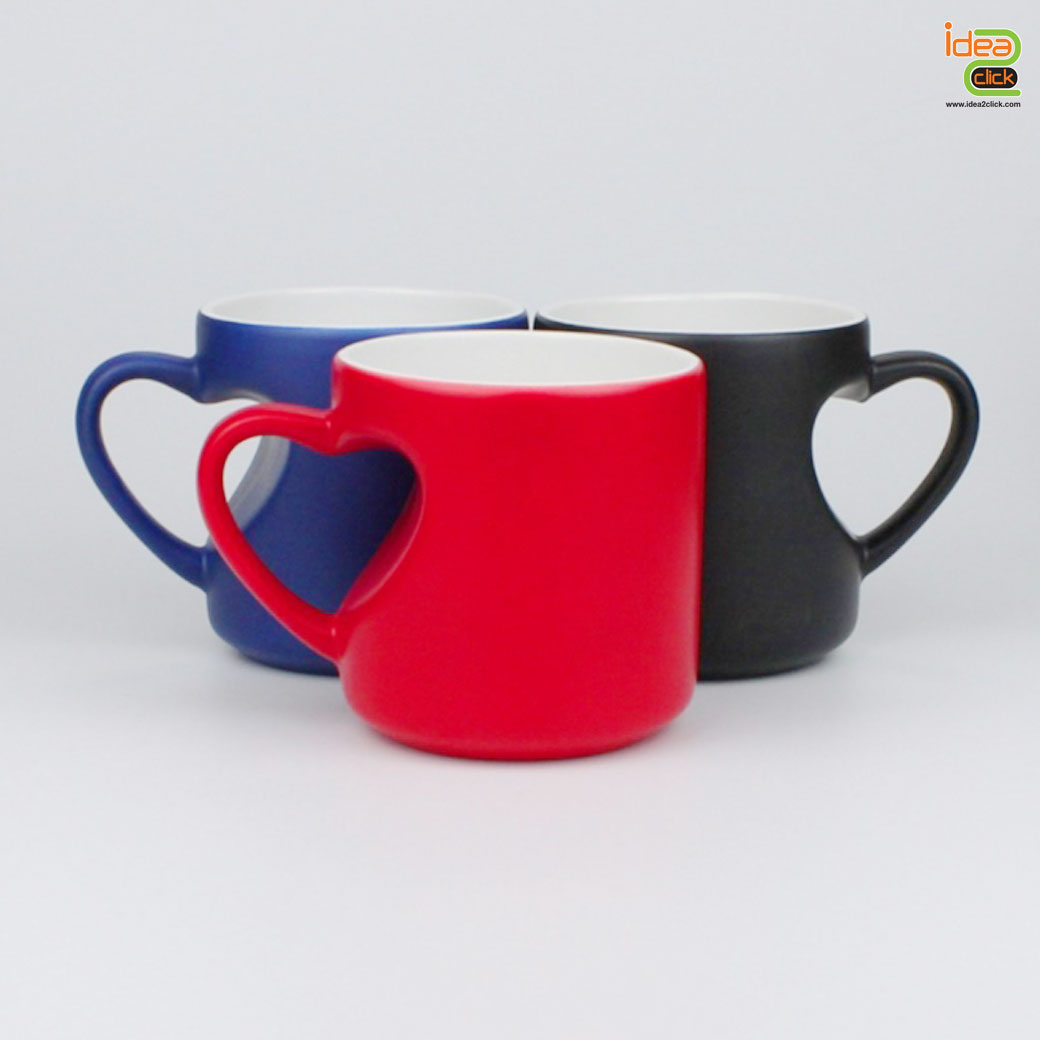 แก้วเซรามิคหูเว้าหัวใจเนื้อด้านเปลี่ยนสีเมื่อใส่น้ำร้อน