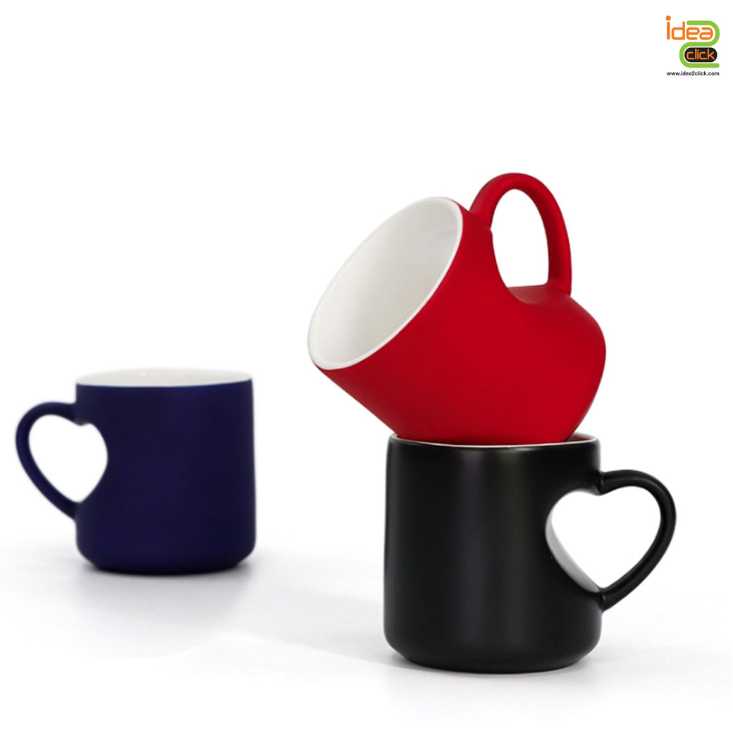 แก้วเซรามิคหูเว้าหัวใจเนื้อด้านเปลี่ยนสีเมื่อใส่น้ำร้อน