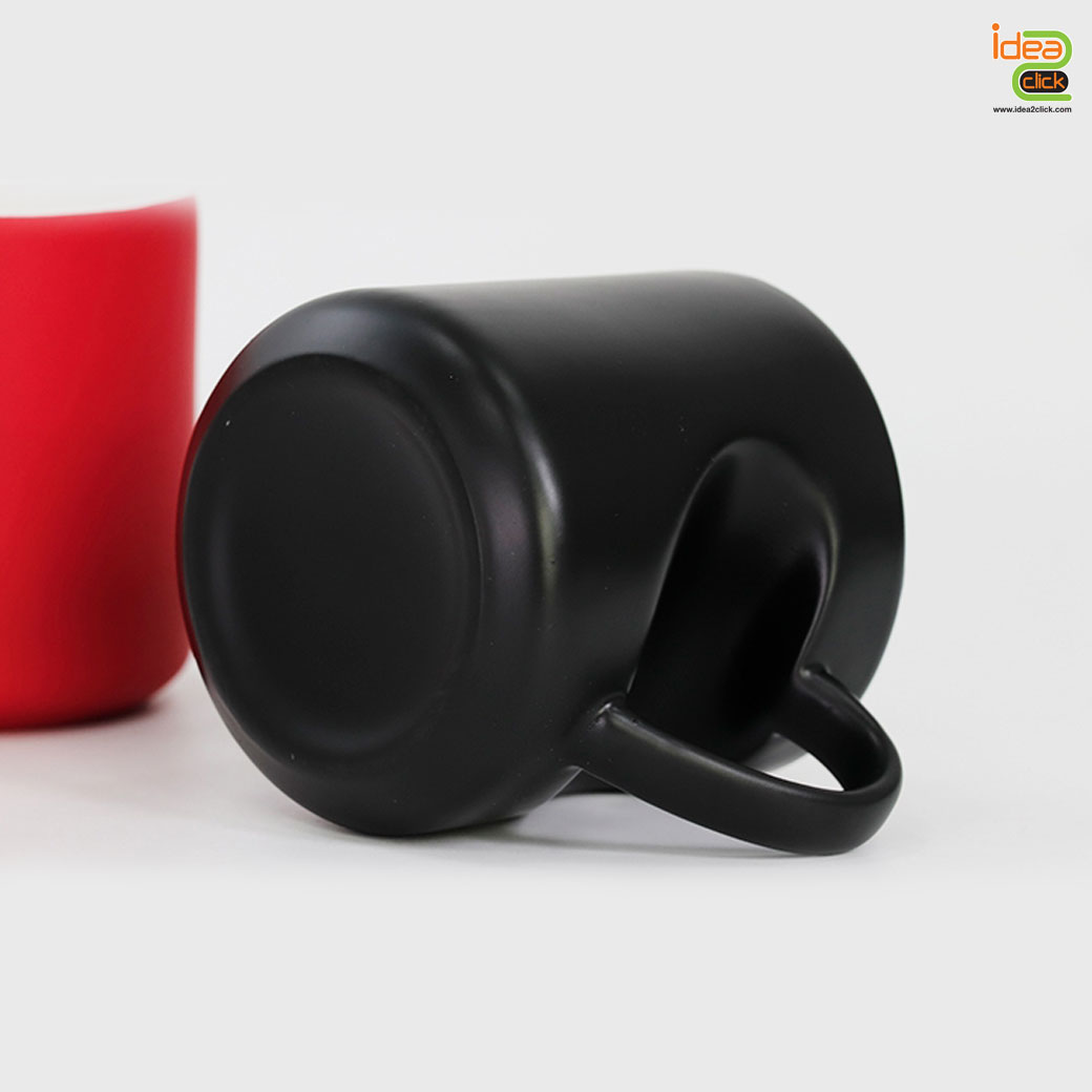 แก้วเซรามิคหูเว้าหัวใจเนื้อด้านเปลี่ยนสีเมื่อใส่น้ำร้อน