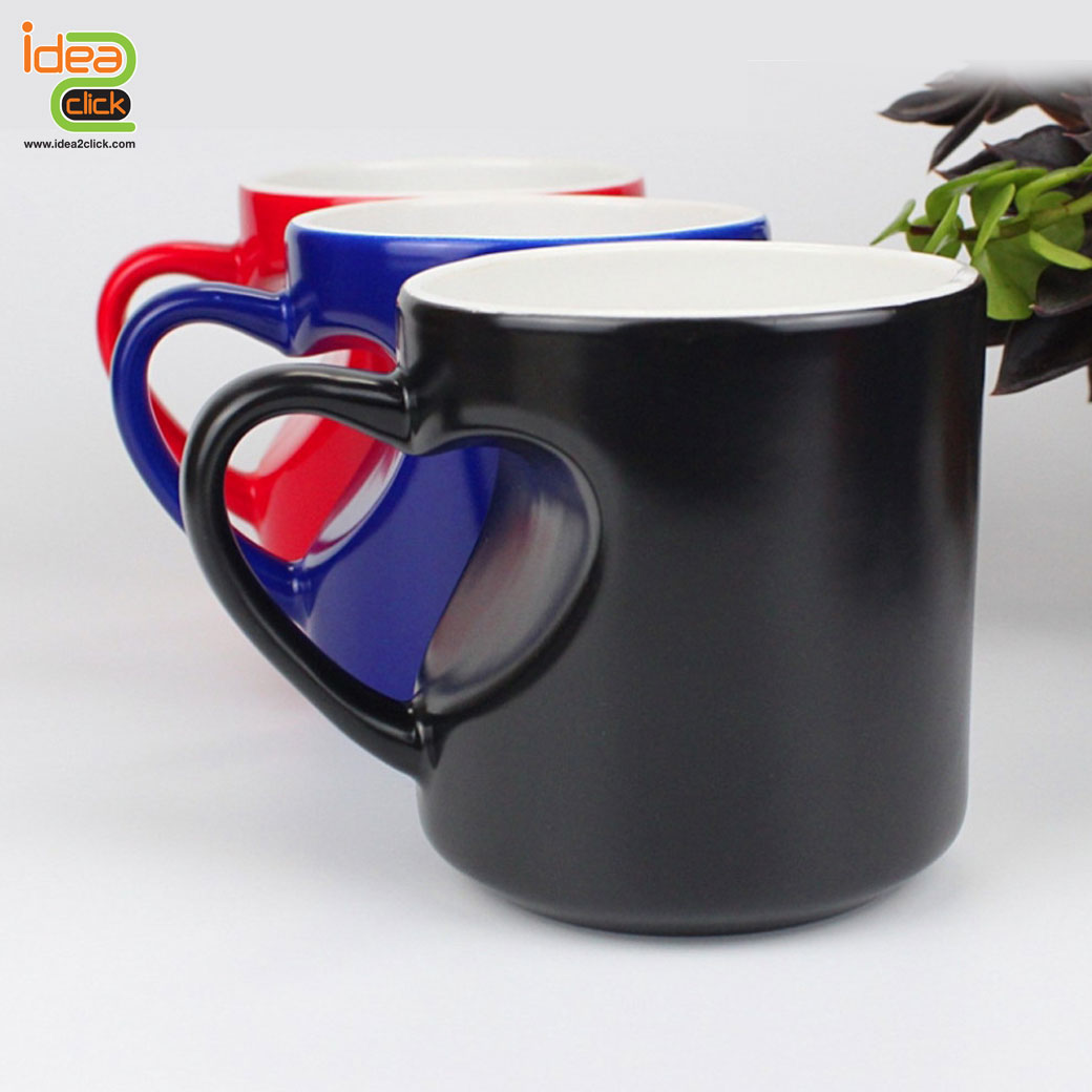 แก้วเซรามิคหูเว้าหัวใจเนื้อเงาเปลี่ยนสีเมื่อใส่น้ำร้อน 11 oz.