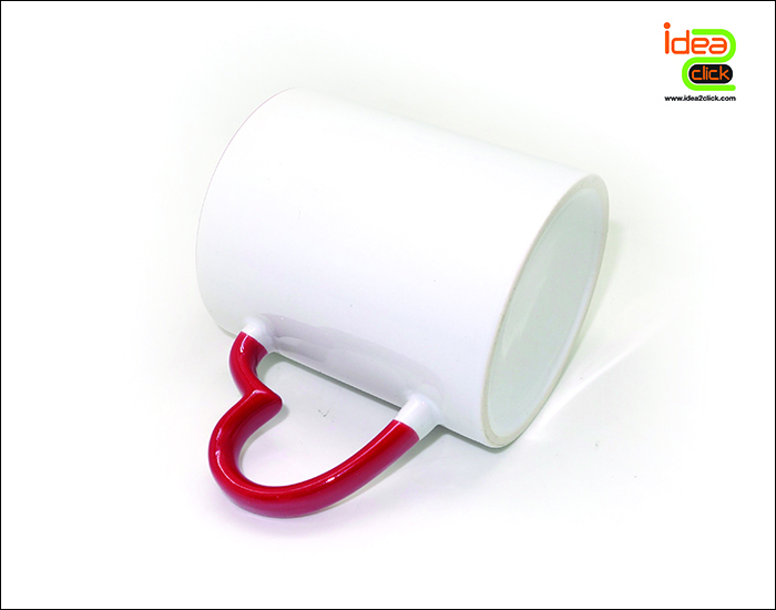 แก้วมัคสีขาวด้านในสีพร้อมที่จับหัวใจสีแดง 11 oz.